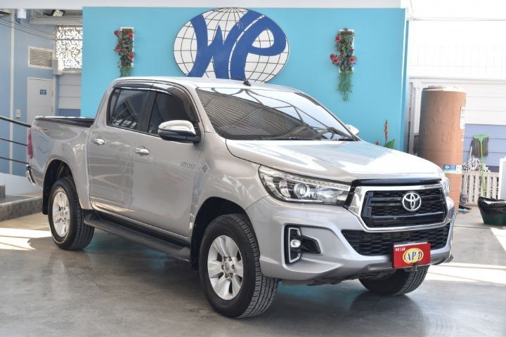 รถ Toyota Hilux Revo 2.4 Prerunner E สี เทา