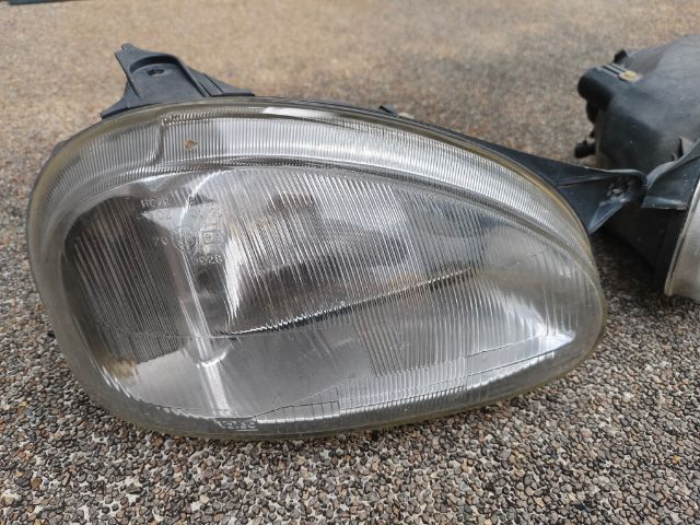 ไฟหน้า OPEL CORSA ของแท้ เก่านอกสภาพดี เลนน์กระจก  ครบคู่  รูปที่ 2