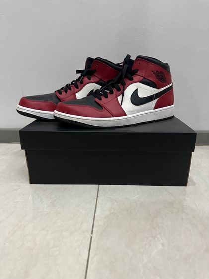 แดง UK 11.5 | EU 46 2/3 | US 12 รองเท้าผ้าใบ Nike Air Jordan Mid Chicago Black Toe