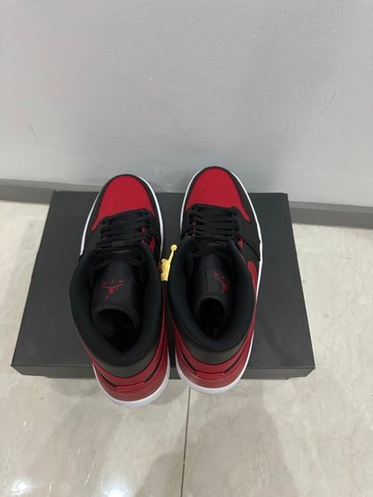 รองเท้าผ้าใบ Nike Air Jordan 1 Mid Banned 2020 รูปที่ 3