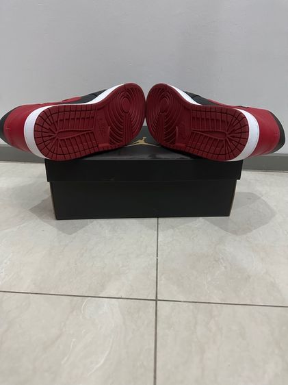 รองเท้าผ้าใบ Nike Air Jordan 1 Mid Banned 2020 รูปที่ 4