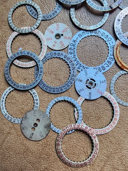 ขอบวันที่ ทั้งหมด  เก่าเก็บเดิมๆ สวยหายาก คละขนาด   ของเก่าเก็บเดิมๆ พร้อมส่ง