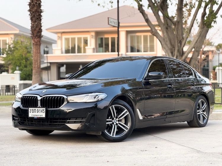 รถ BMW Series 5 530e สี ดำ