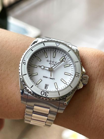 GUCCI Dive YA136402 136.4 32mm White Dial Women's Quartz Watch รูปที่ 16