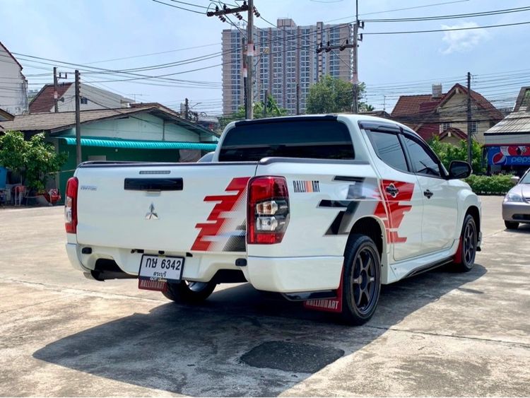 Mitsubishi Triton 2023 2.5 GLX Pickup ดีเซล เกียร์ธรรมดา ขาว รูปที่ 2