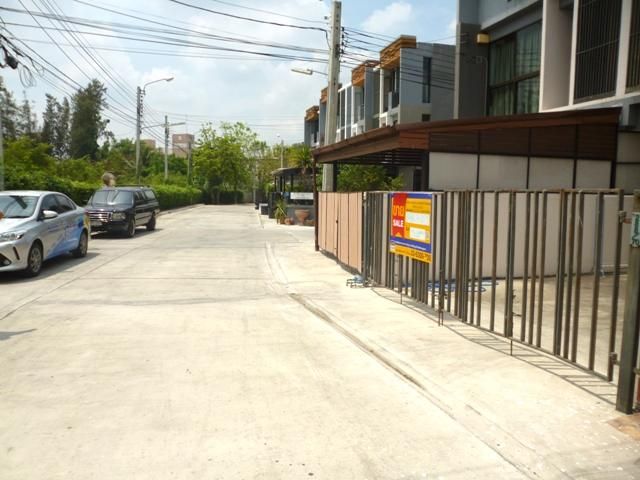 ใช่ 💖 ทาวน์เฮ้าส์ คลองสามวา ราคาพิเศษ! 💖 รูปที่ 2