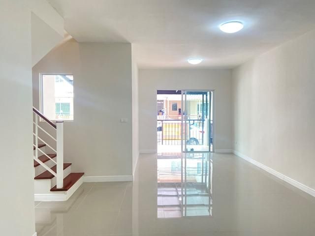 ใช่ 💖 ทาวน์เฮ้าส์ บางขุนเทียน ราคาพิเศษ! 💖