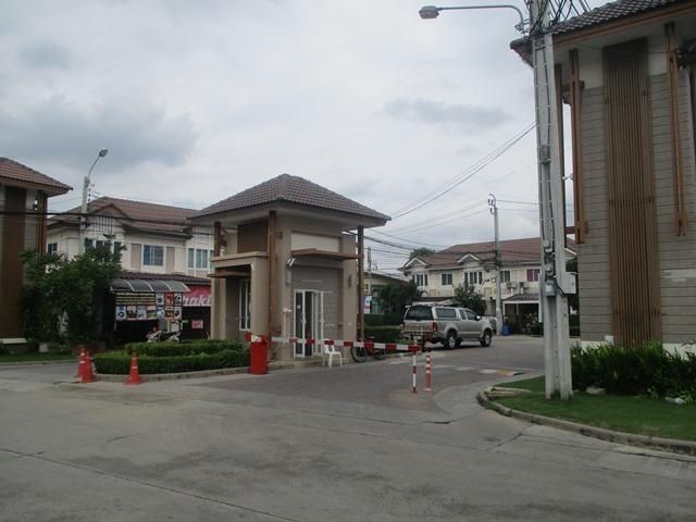 ใช่ 💖 ทาวน์เฮ้าส์ บางกรวย ราคาพิเศษ! 💖 รูปที่ 3