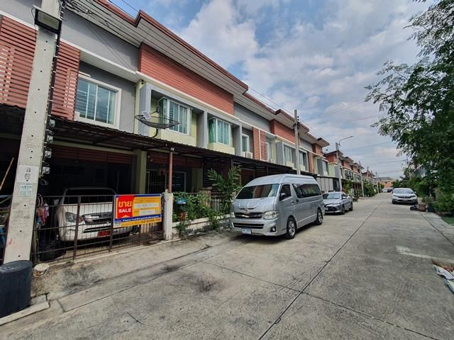 ใช่ 💖 ทาวน์เฮ้าส์ บางบัวทอง ราคาพิเศษ! 💖