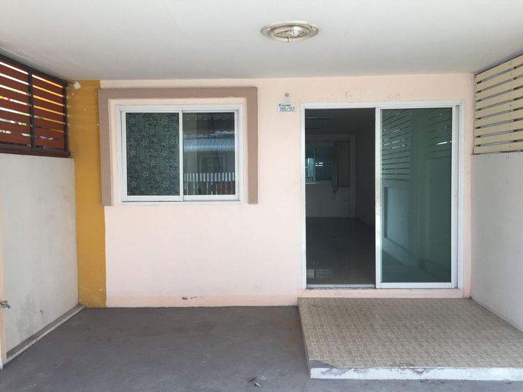 ใช่ 💖 ทาวน์เฮ้าส์ ศรีราชา ราคาพิเศษ! 💖 รูปที่ 3