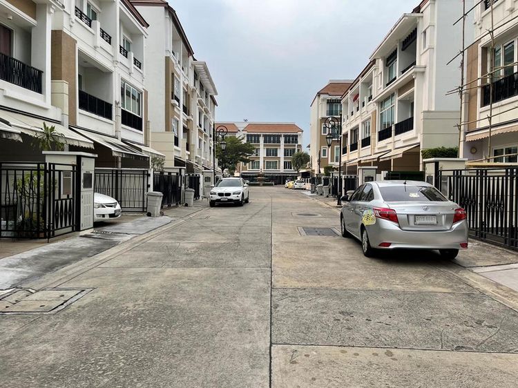 ใช่ 💖 ทาวน์เฮ้าส์ ยานนาวา ราคาพิเศษ! 💖 รูปที่ 3