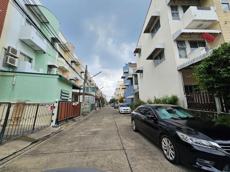 💟 ทาวน์เฮ้าส์ 3 ชั้น หมู่บ้านสวนราชาทาวน์โฮม 💟 รูปที่ 4