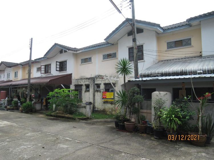 ใช่ 💖 ทาวน์เฮ้าส์ พุนพิน ราคาพิเศษ! 💖