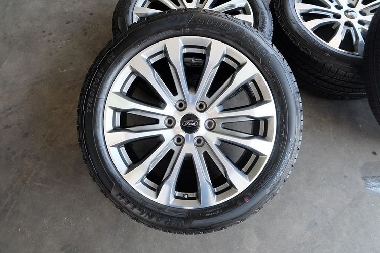 🚘ล้อ Ford Everest รุ่นพิเศษ Platinum ผลิตแค่ 350 คันในไทย +ยาง Goodyear 275 45R21 ปี24 🎉 รูปที่ 2