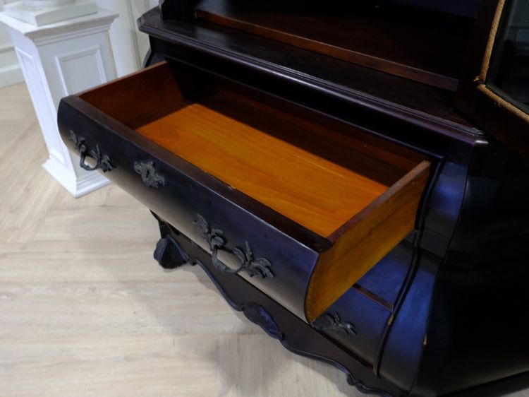 ตู้โชว์ สไตล์บาร็อค สีไม้วอลนัท งานยุโรปมาจากเยอรมนี รูปที่ 8