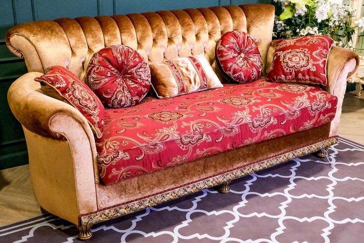 โซฟาหลุยส์ โซฟา 3 ที่นั่ง เบาะรองนั่งลายดอกสีแดง ดึงกระดุม หุ้มผ้ากำมะหยี่ สินค้านำเข้า รูปที่ 5