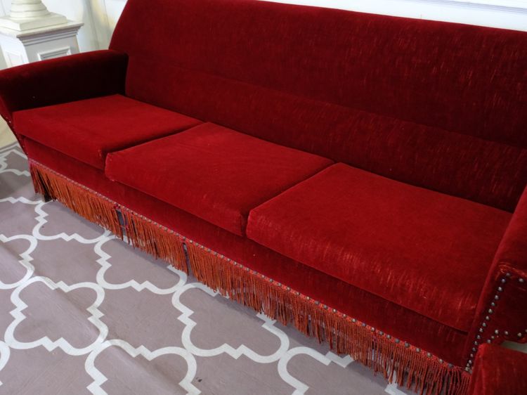 ชุดโต๊ะโซฟารับแขก 3+2+1 เบาะผ้ากํามะหยี่ สีแดง งานยุโรปมาจากเยอรมนี รูปที่ 11
