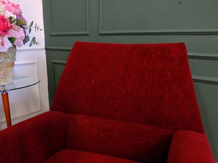 ชุดโต๊ะโซฟารับแขก 3+2+1 เบาะผ้ากํามะหยี่ สีแดง งานยุโรปมาจากเยอรมนี รูปที่ 10