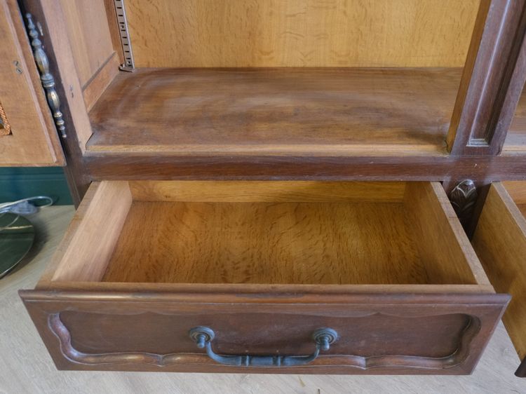 ตู้หนังสือ 2บานเปิด 2ลิ้นชัก สีไม้มะฮอกกานี งานยุโรปมาจากเยอรมนี รูปที่ 9