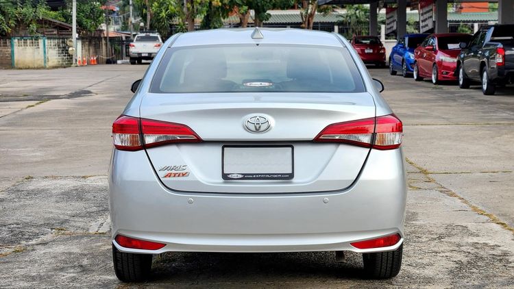 Toyota Yaris ATIV 2019 1.2 J Sedan เบนซิน ไม่ติดแก๊ส เกียร์อัตโนมัติ บรอนซ์เงิน รูปที่ 4