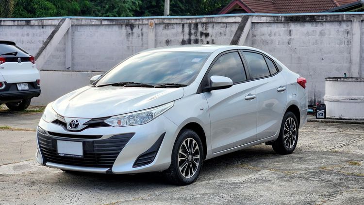 Toyota Yaris ATIV 2019 1.2 J Sedan เบนซิน ไม่ติดแก๊ส เกียร์อัตโนมัติ บรอนซ์เงิน