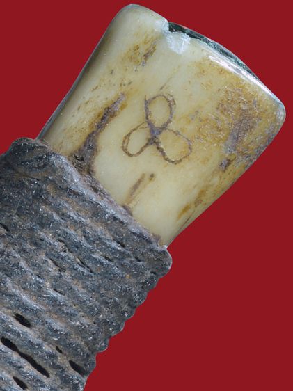 หายาก ตะกรุดกระดูกห่านหลวงพ่อหรุ่น เก้ายอด วัดอัมพวัน ยันต์ใบพัด มีไส้ตะกรุดทองแดงข้างใน ยาวประมาณ 4 นิ้ว รูปที่ 4