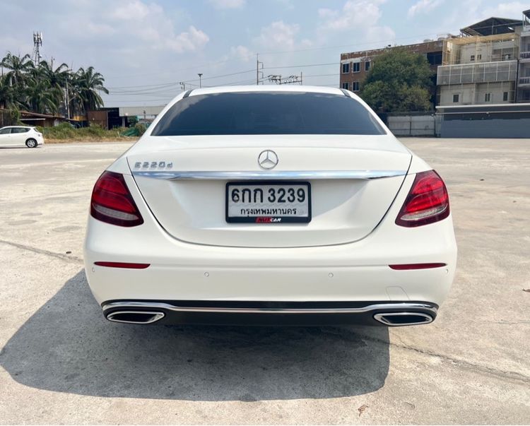 Mercedes-Benz E-Class 2017 E220 CDI Sedan ดีเซล เกียร์อัตโนมัติ ขาว รูปที่ 4