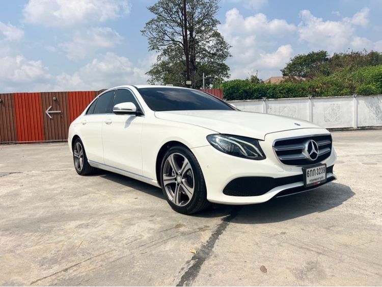 Mercedes-Benz E-Class 2017 E220 CDI Sedan ดีเซล เกียร์อัตโนมัติ ขาว รูปที่ 2
