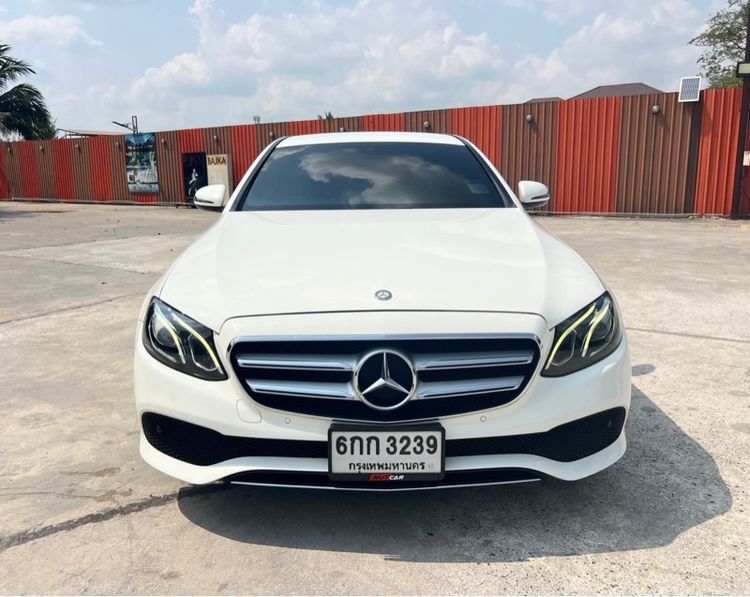รถ Mercedes-Benz E-Class E220 CDI สี ขาว
