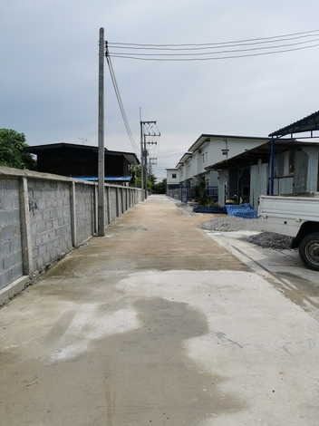 ไม่ใช่ ขายที่ดินพร้อมสิ่งปลูกสร้าง 1ไร่ 90 ตารางวา เหมาะทำธุรกิจ เพื่อเกร็งกำไรได้ต่อ พร้อมโฉนด ลาดหลุมแก้ว ปทุมธานี  รูปที่ 4