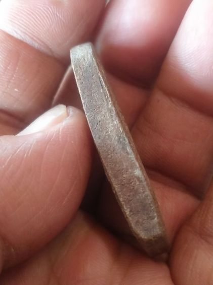 พระลีลาหนังตะลุงเนื้อผงยาจินดามณีหลวงปู่บุญวัดกลางบางแก้วข้างหลังจารยันต์เปือก รูปที่ 4