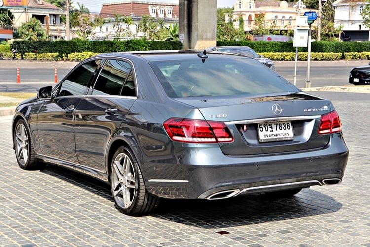 Mercedes-Benz E-Class 2016 E300 Sedan ไฮบริด ไม่ติดแก๊ส เกียร์อัตโนมัติ เทา รูปที่ 4