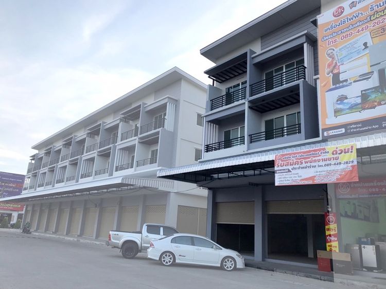ขาย-ให้เช่า อาคารพาณิชย์2คูหา 3.5ชั้น (อยู่ตรงข้ามตลาดชัชวาล ลำลูกกาคลอง7) มีที่จอดรถส่วนตัว เจ้าของปล่อยเองครับ รูปที่ 2