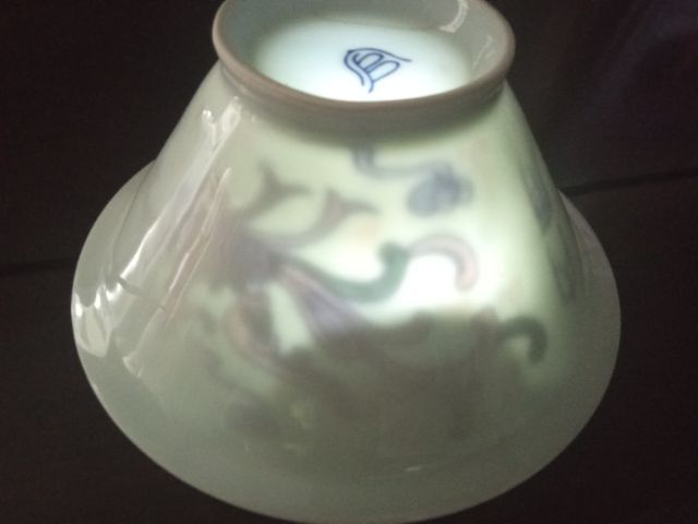 ด้วยกระเบื้องเก่าเบาบาง