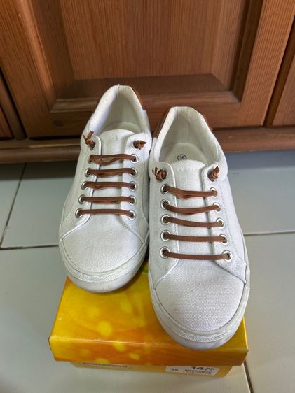 รองเท้าผ้าใบน่ารัก size 36 รูปที่ 2