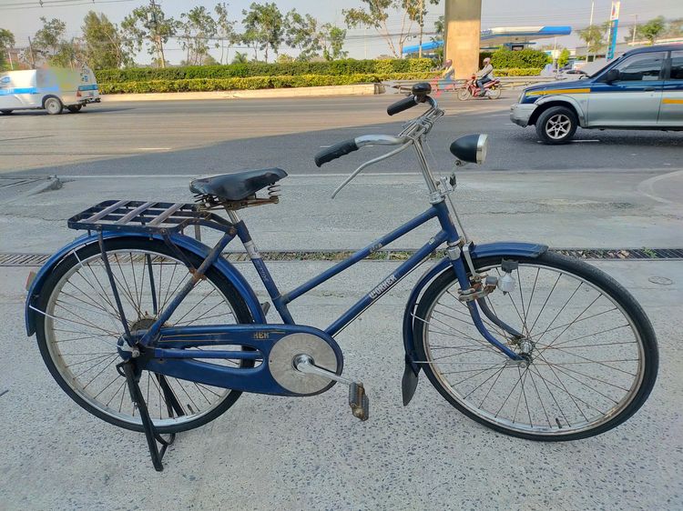 จักรยาน โบราณ คลาสสิค ญี่ปุ่น สวยมากเดิมๆ ป้ายอยู่เต็ม คู่ควรสะสม นับวันจะหายาก คานทรงผู้ชาย ลวดลายที่คานอยู่ครบสวย วงล้อ26 บังโซ่แบบเต็ม แข