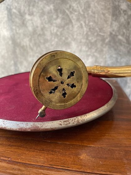 เครื่องเล่นแผ่นเสียง ปากแตรทองเหลือง ทรงสี่เหลี่ยมสะสม รูปที่ 8