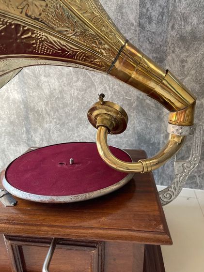 เครื่องเล่นแผ่นเสียง ปากแตรทองเหลือง ทรงสี่เหลี่ยมสะสม รูปที่ 9