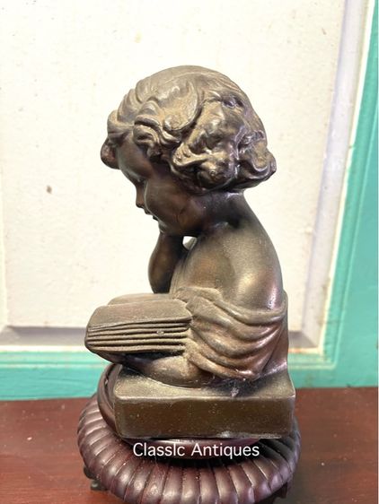 รูปปั้น เด็กอ่านหนังสือ ที่ทับกระดาษ สะสม รูปที่ 7