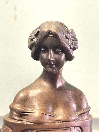 รูปปั้น Lilio ทองเหลืองสะสม รูปที่ 9