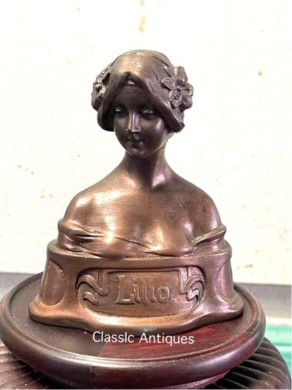 รูปปั้น Lilio ทองเหลืองสะสม