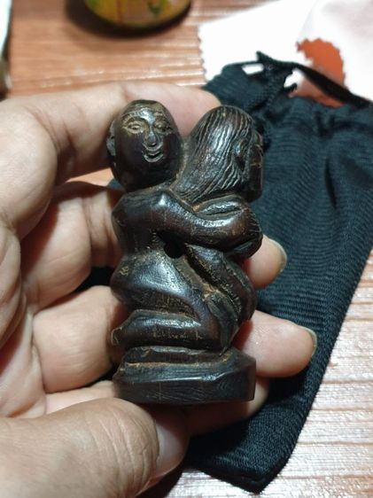 อิ่น ไม้แกะ ใต้ฐาน แปะ ชันโรง มหาเสน่ห์ ไม่ทราบสำนักและปีที่ออก สภาพเก่า ศิลปะสวยงาม รูปที่ 14