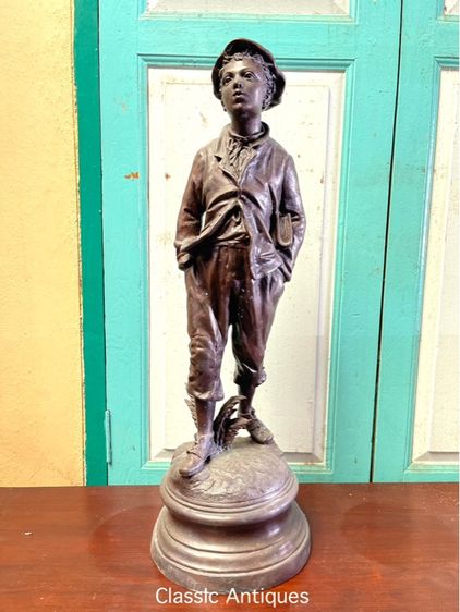 รูปปั้น เด็กผิวปาก ทองเหลือง สะสม