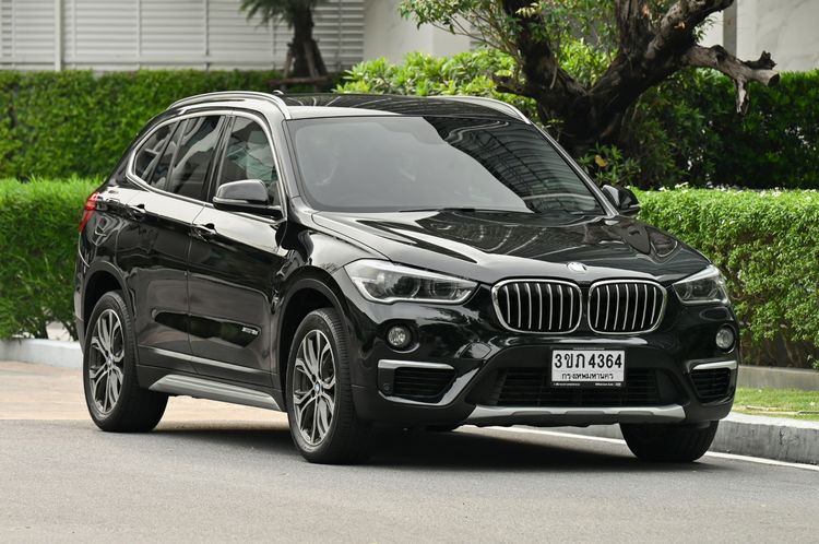 BMW X1 2017 2.0 sDrive18d xLine Sedan ดีเซล ไม่ติดแก๊ส เกียร์อัตโนมัติ ดำ รูปที่ 2