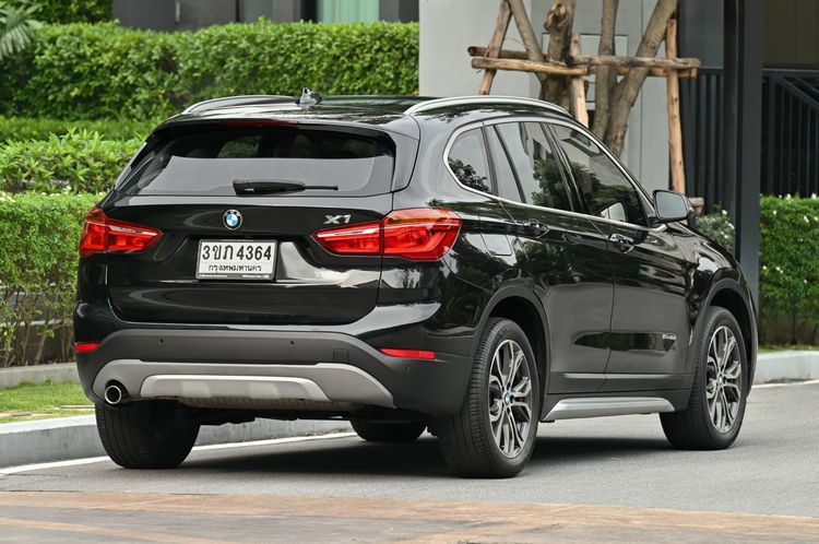BMW X1 2017 2.0 sDrive18d xLine Sedan ดีเซล ไม่ติดแก๊ส เกียร์อัตโนมัติ ดำ รูปที่ 4