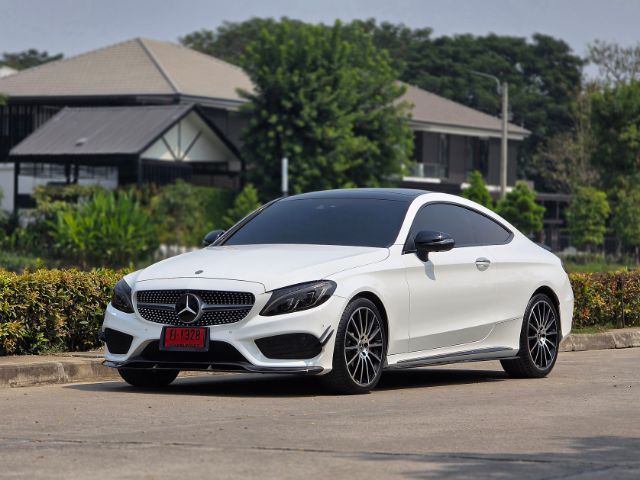 รถ Mercedes-Benz C-Class C250 สี ขาว