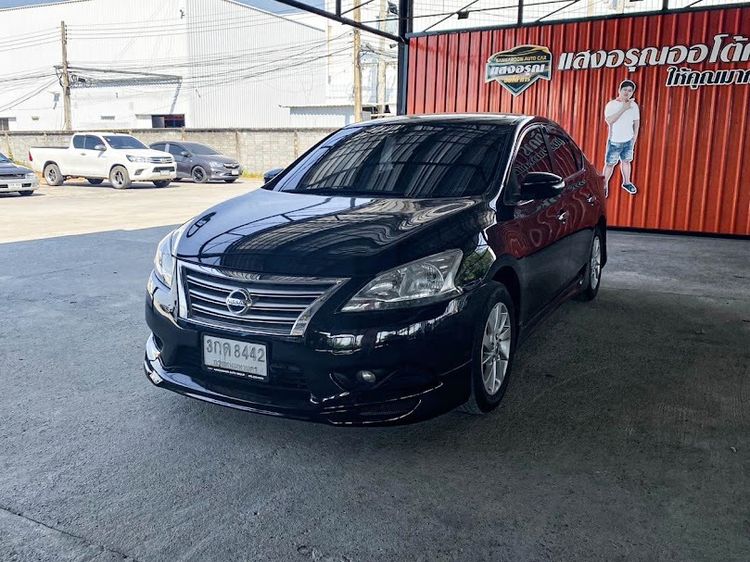 รถ Nissan Sylphy 1.6 V สี ดำ