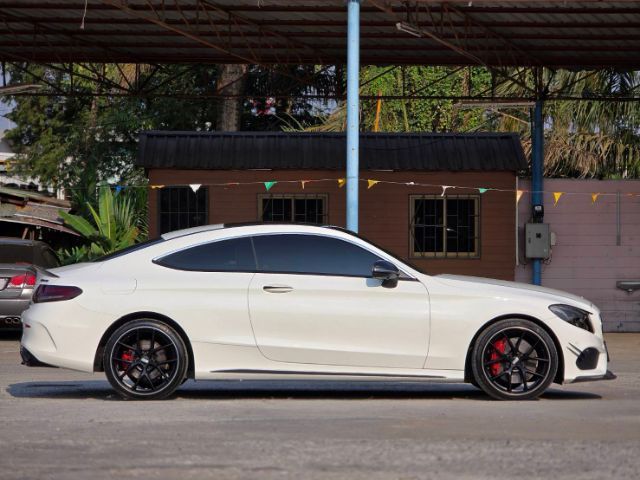 Mercedes-Benz C-Class 2023 C250 Sedan เบนซิน ไม่ติดแก๊ส เกียร์อัตโนมัติ ขาว รูปที่ 3