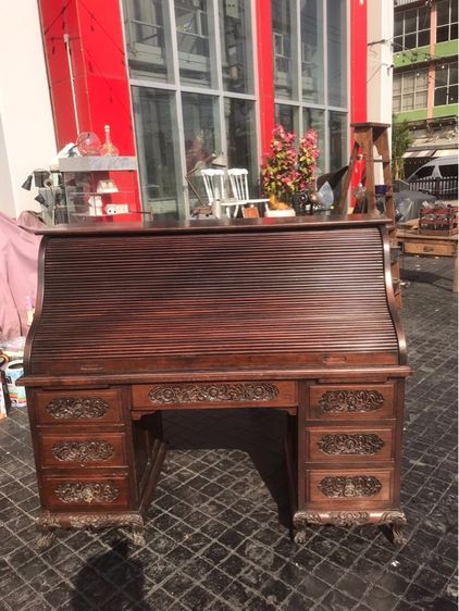 น้ำตาล โต๊ะทำงานไม้สักแกะลาย