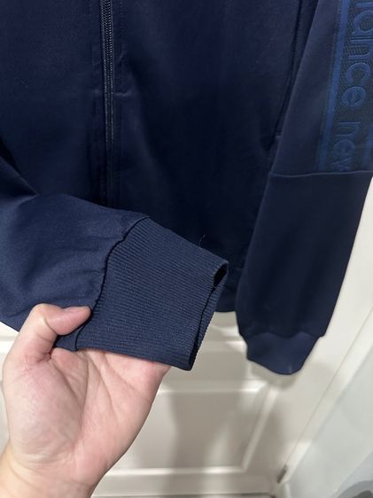 เสื้อวอร์มสีกรม แบรนด์ new balance รูปที่ 4